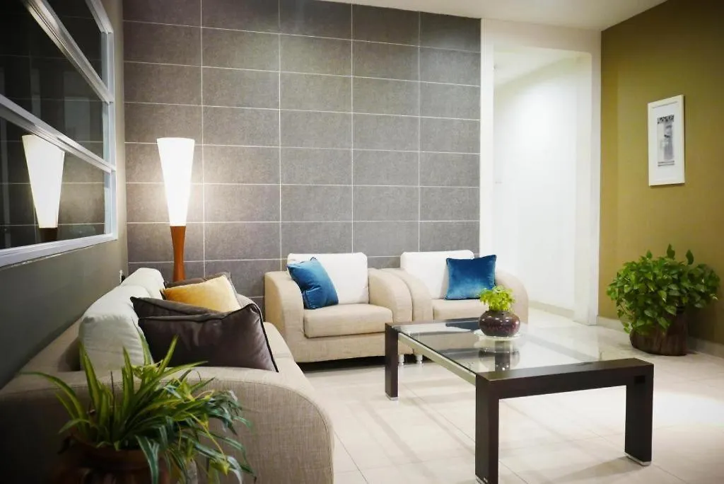 Country Inn Johor Bahru 3*,